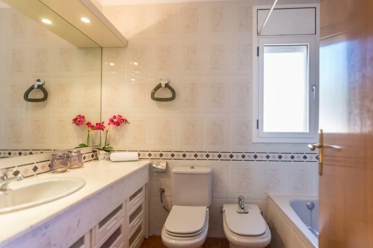 Homeholidaysrentals Aube Sant Cebrià de Vallalta 0*,  Španělsko